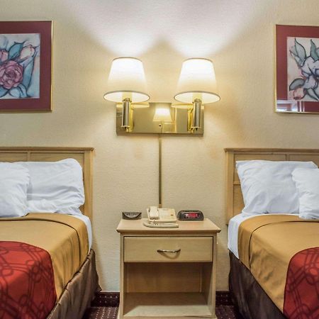 Econo Lodge Dewitt I-90 Luaran gambar