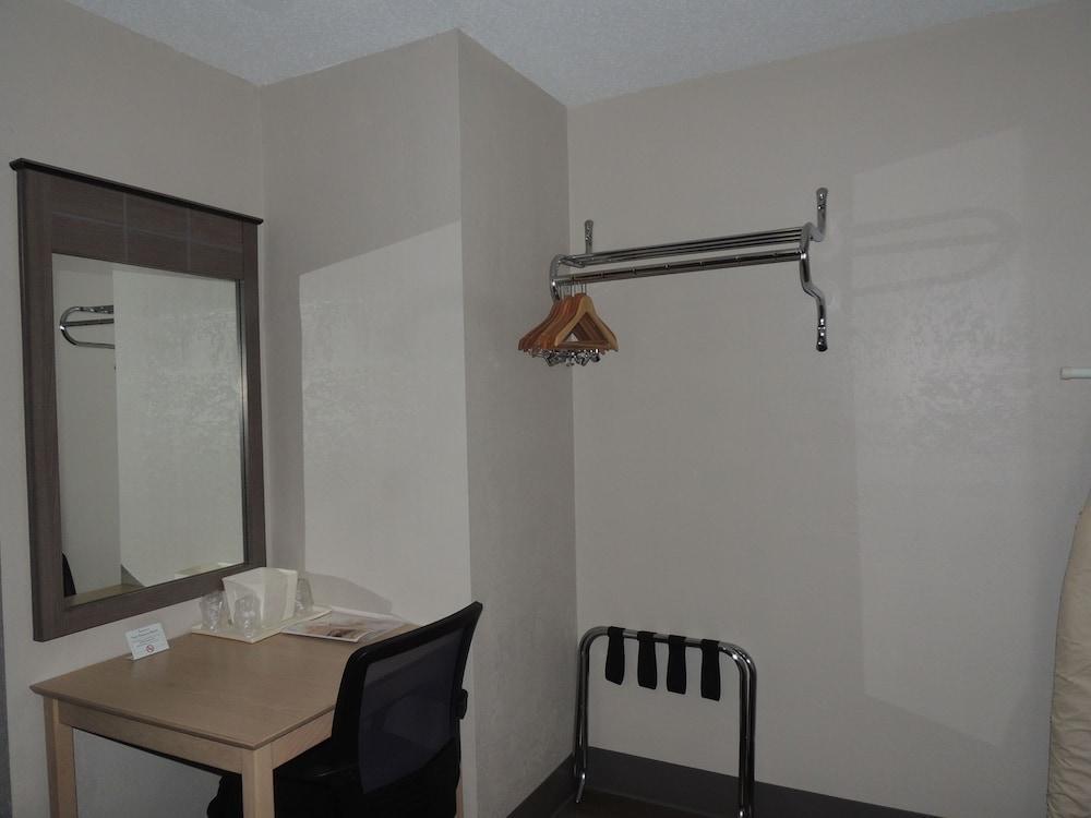 Econo Lodge Dewitt I-90 Luaran gambar