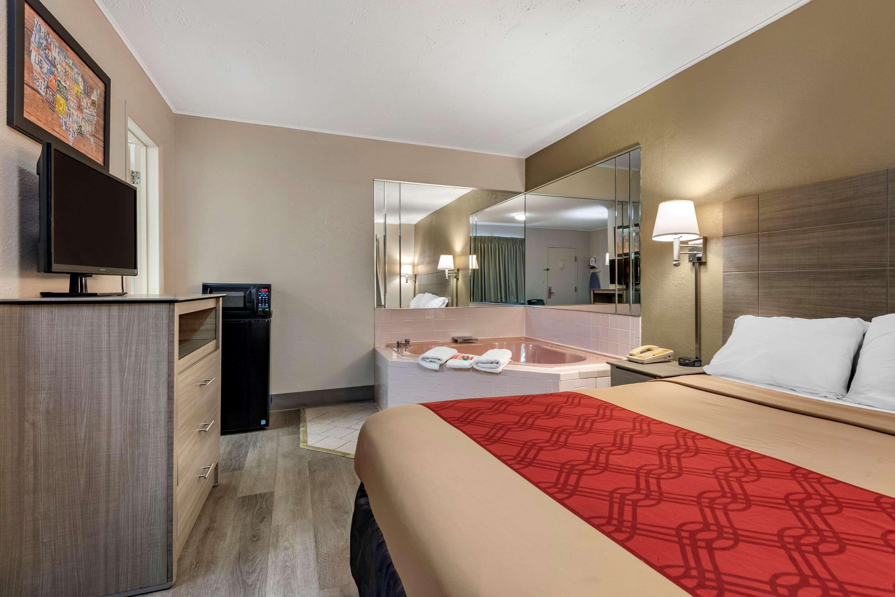 Econo Lodge Dewitt I-90 Luaran gambar