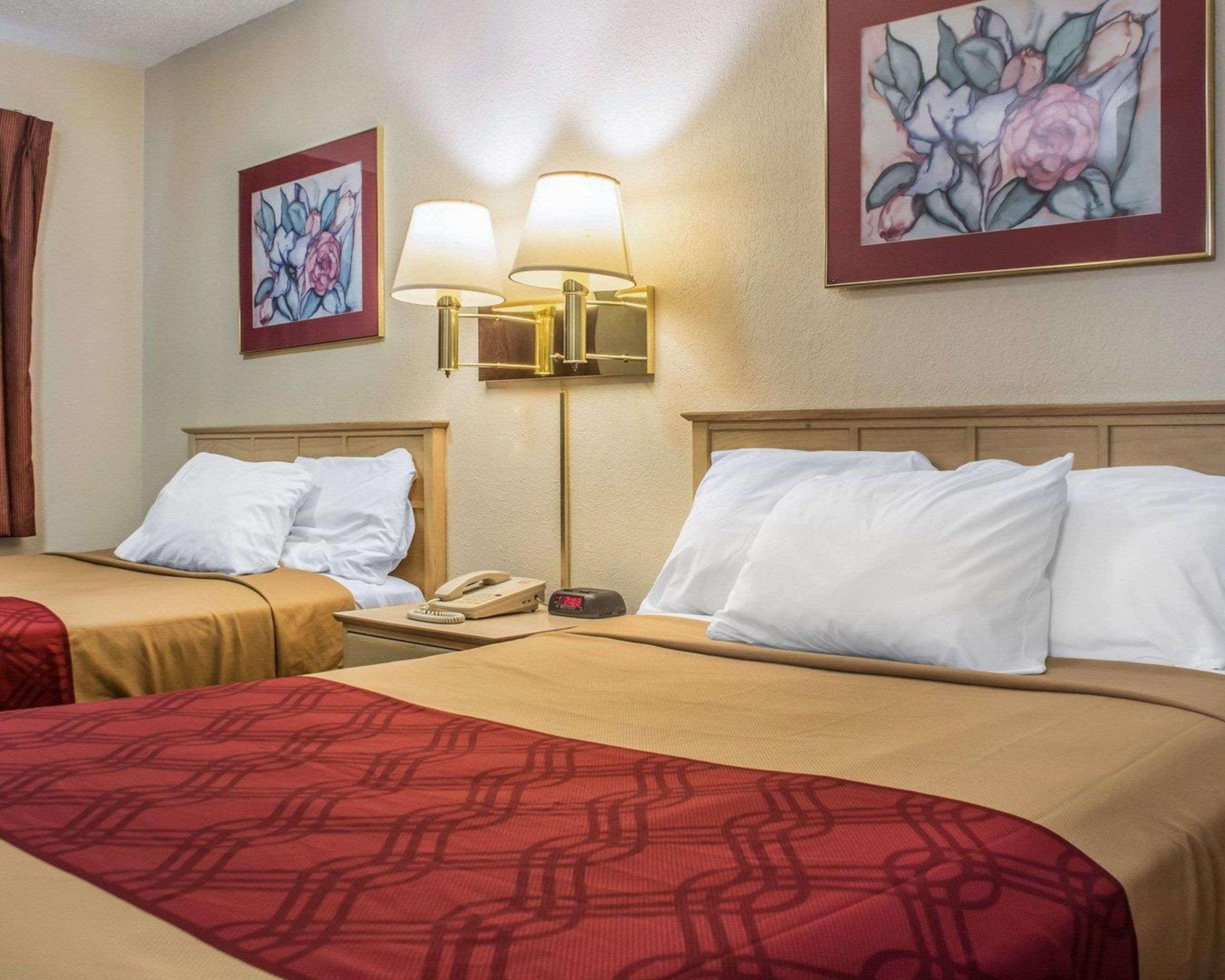 Econo Lodge Dewitt I-90 Luaran gambar