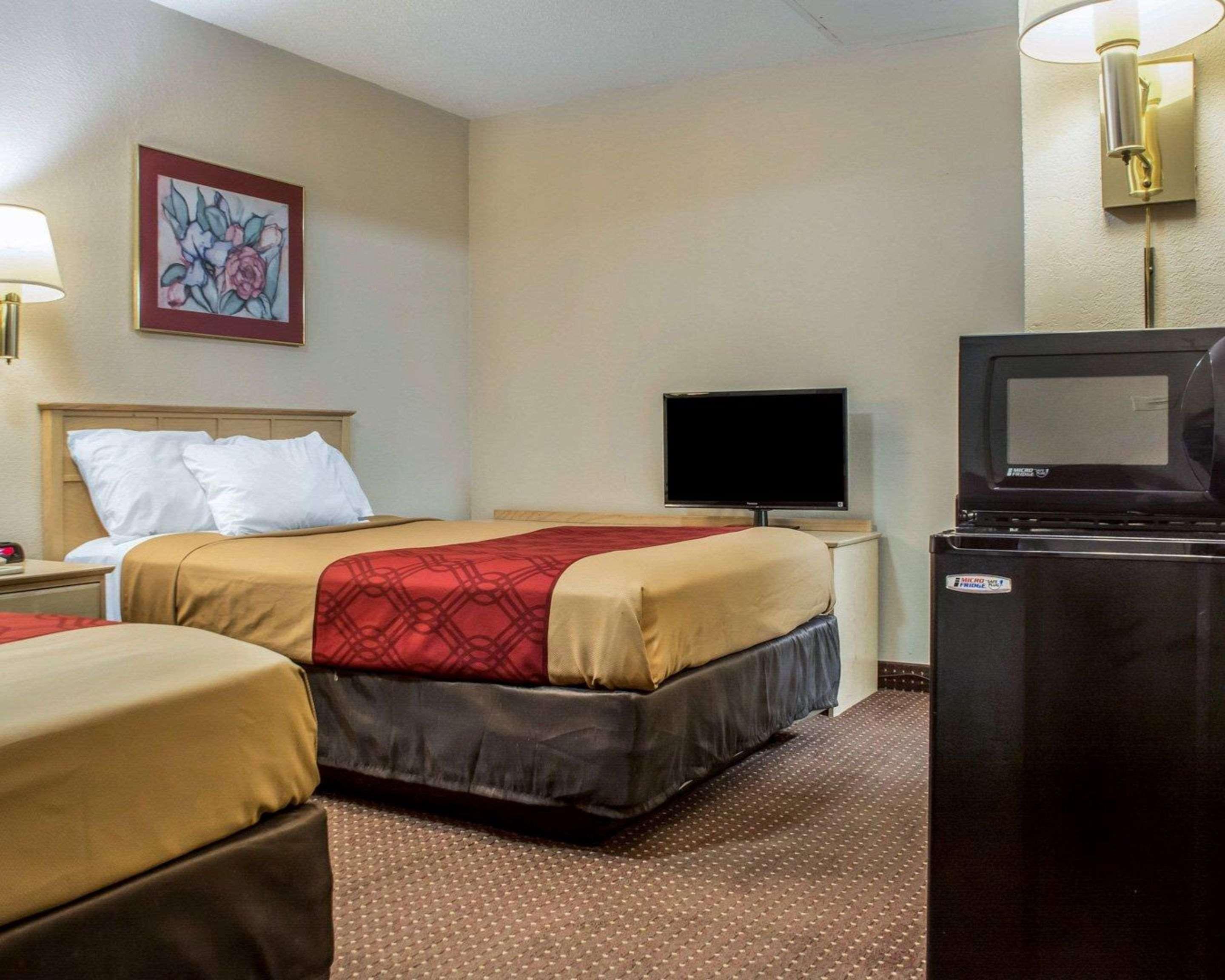 Econo Lodge Dewitt I-90 Luaran gambar