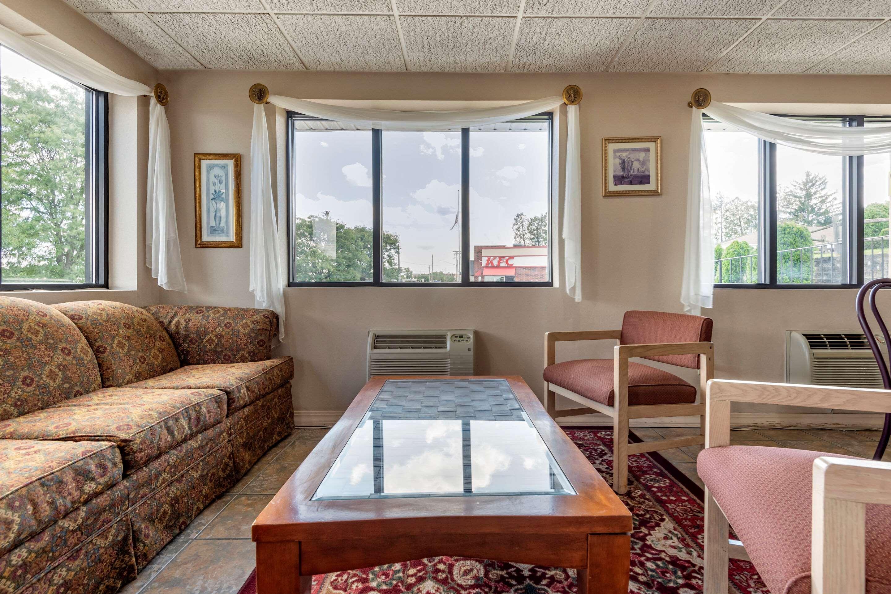 Econo Lodge Dewitt I-90 Luaran gambar
