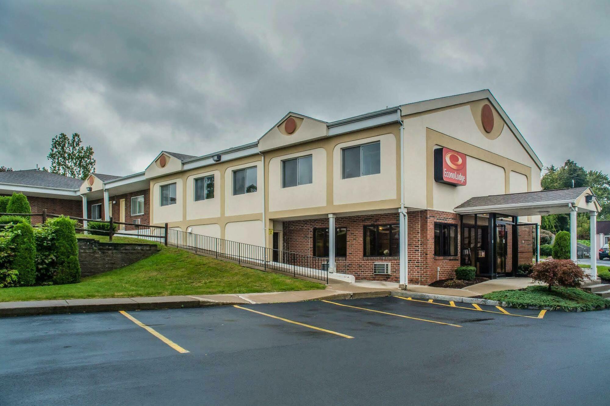 Econo Lodge Dewitt I-90 Luaran gambar