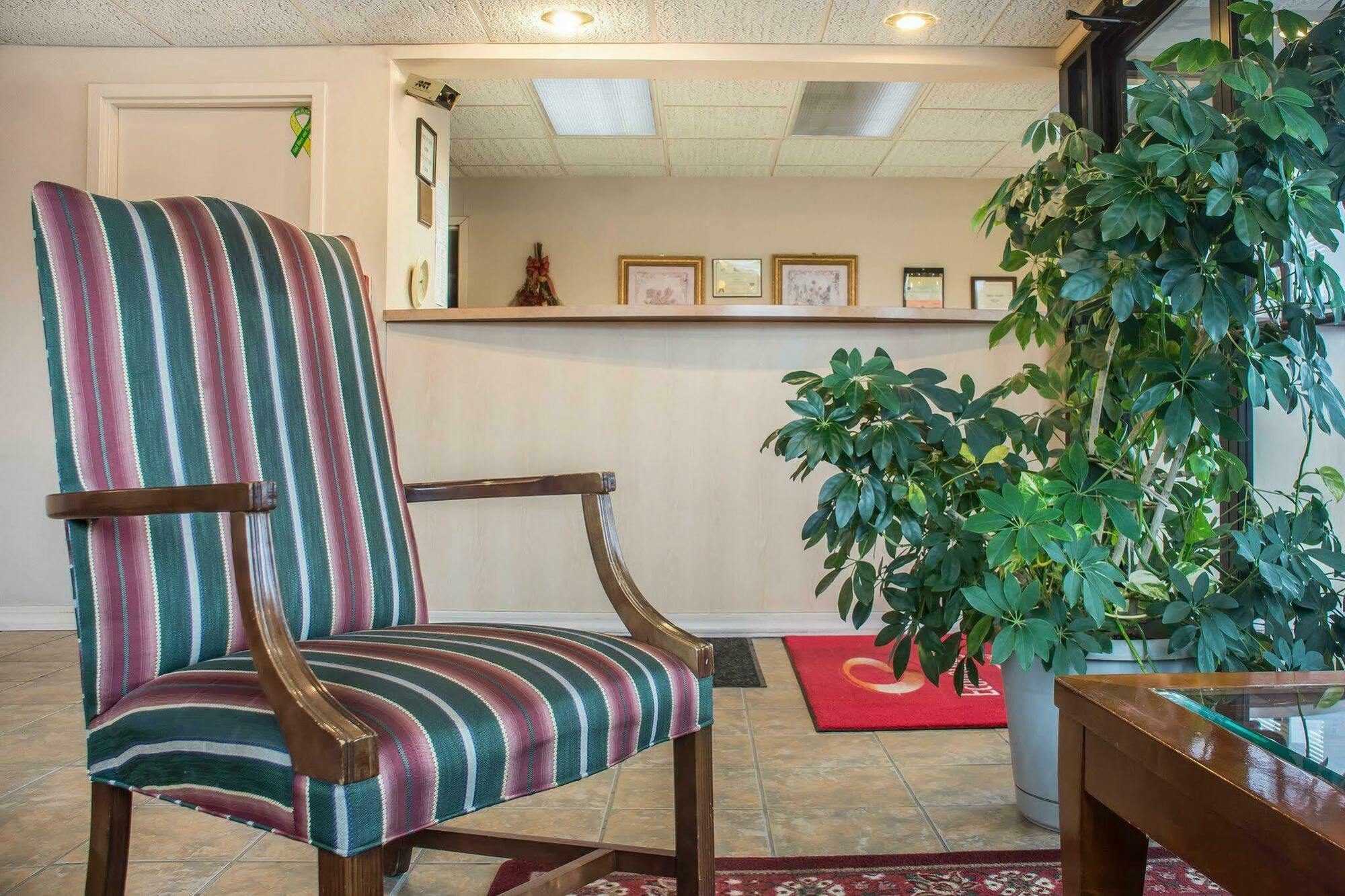 Econo Lodge Dewitt I-90 Luaran gambar